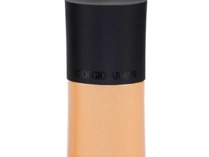 Make-up-Fluid mit irisierenden Perlmuttpigmenten: "Fluid Sheer - 
No 30" von Giorgio Armani, ca. 46 Euro  
