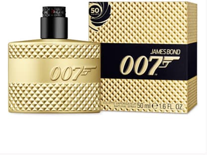 STEP 4: Der Mann! Jedes Bond-Girl braucht vor allem eines: einen starken Mann an ihrer Seite. Vielleicht ist der neue 007- Herrenduft ein erster Schritt den Partner in Ihren persönlichen James Bond zu verwandeln? James Bond Gold Edition, EdT, 50 ml, ca. 30 Euro