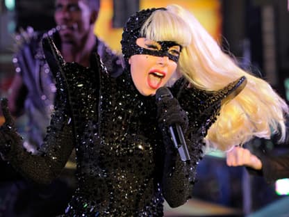 Heiße Performance auf der Bühne: Lady Gaga als Catwoman