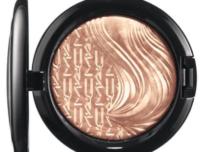 "300 - Glamour Daze Extra Dimension Skinfinish", von Mac, ca. 21 Euro, limitiert