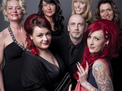 Einmal im Leben das Cover der OK!   zieren! Für die Gäste des „German Hairdressing Award 2012“ wurde dieses   Traum Wirklichkeit. Jeder Gast des Gala-Abends konnte an einem  persönlichen  OK! Fotoshooting teilnehmen - und die tollen Ergebnisse  sehen  Sie hier! Viel Spaß beim Durchklicken!﻿