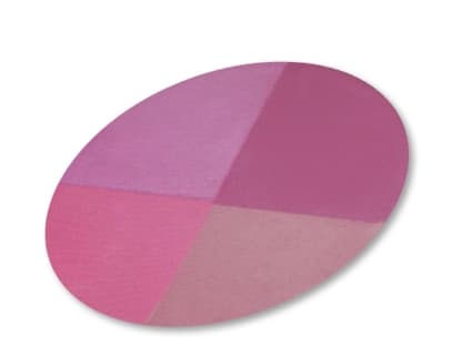 Quartett:
Modelliert mit vier Farben: "Cheek Blusher Quatuor - 01 Divine" von T. LeClerc, ca. 41 Euro, limitiert