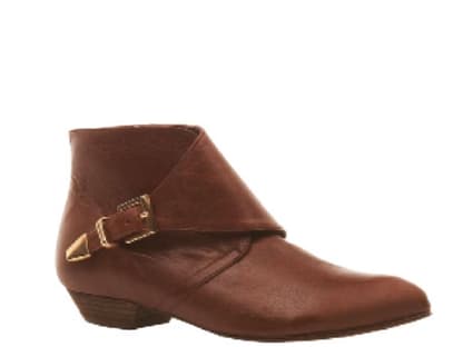 Naturton: Knöchelhohe Boots mit Schnalle von Topshop, ca. 80 Euro