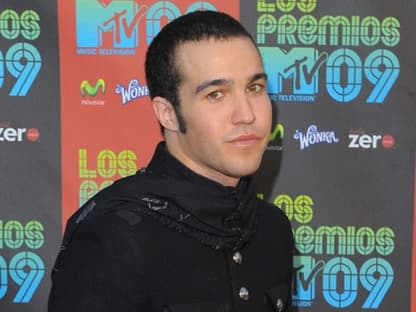 Pete Wentz kam ohne seine Frau Ashlee Simpson