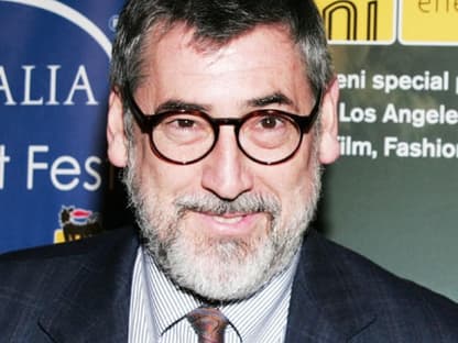 John Landis (Regisseur von "Thriller"): "Ich hatte das Glück in seiner Anfangszeit mit Michael Jackson gearbeitet zu haben. Er hatte außergewöhnliches Talent und war wahrlich ein Weltstar. Leider hatte er viele Probleme im Leben und bleibt deshalb auch als tragische Figur in Erinnerung."