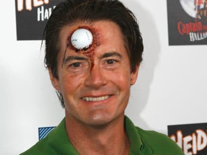 Autsch: Kyle McLachlan als Opfer eines Golfball-Unfalls