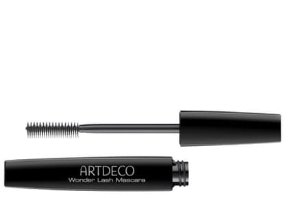 "Wonder Lash Mascara" von Artdeco schenkt den Wimpern Volumen für einen eindrucksvollen Augenaufschlag. Die Kunststoffbürste passt sich den Wimpern perfekt an, ca. 13 Euro