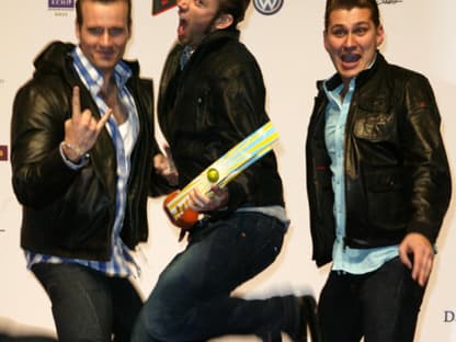 "The Baseballs" freuen sich über einen Award als "Beste Gruppe im Ausland". Glückwunsch, Jungs!