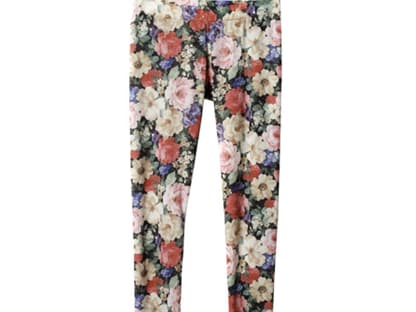 Prächtiges Farbspiel! Hose mit Blumenprint von Pull & Bear, ca. 15 Euro