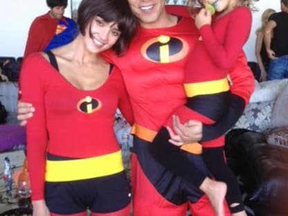 Familie Alba im Einheitslook als "The Incredibles"