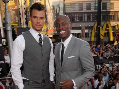 Josh Duhamel und Tyrese Gibson posen gemeinsam