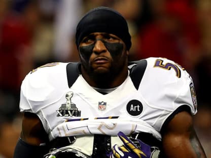 Und es war auch sein letztes Spiel: Baltimore Ravens-Superstar Ray Lewis beendete mit einem großen Triumph - dem Gewinn des Superbowls - seine Karriere