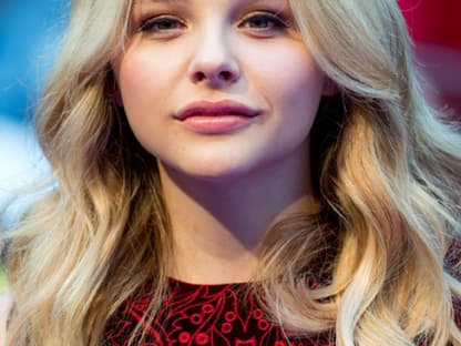 Die erst 15-jährige Chloë Grace Moretz hat schon mit den ganz großen Hollywood-Stars zu tun. Und sie selbst ist dabei, selber einer zu werden