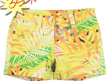 Kein Sommer ohne Blumenprint  niedliche Shorts von <a title="http://shop.ok-magazin.de/s-oliver-casual-jeansshorts,d14s5z7vtc8up2qr,i" href="http://shop.ok-magazin.de/s-oliver-casual-jeansshorts,d14s5z7vtc8up2qr,i" target="_blank">s.Oliver Casual, ca. 20 Euro</a>