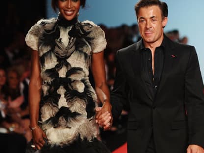 Naomi Campbell und mit dem französischen Rennfahrer Jean Alesi