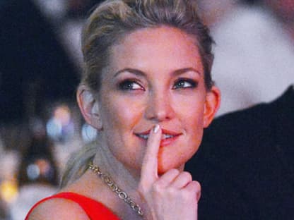 Kate Hudson lauschte den Worten der Redner