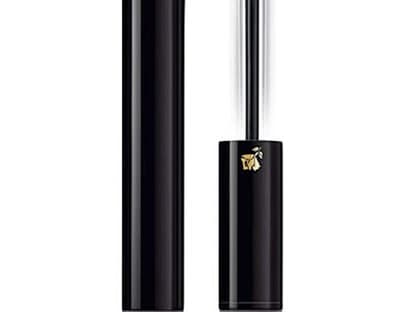 "Ôscillation" von Lancôme - vibrierende Mascara für tiefschwarze Härchen für alle Wimperntypen. Die Wimpern werden verlängert, verdichtet und geschwungen. Eine völlig neue Art, sich die Wimpern "auf Knopfdruck" zu tuschen", ca. 33 Euro 