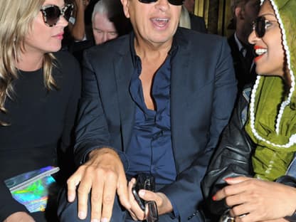 Undercover bei Stella McCartney in der Frontrow: Kate Moss, Mario Testino und M.I.A