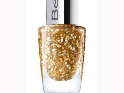 Der "Shimmering Top Coat" von Beyu, ca. 8 Euro bringt durch etwas größere Goldpartikel einen hübschen Glanz auf die Nägel.