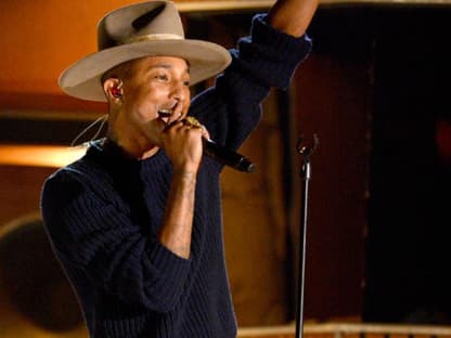 Der Oscar-Nominierte Pharrell Williams trat ebenfalls auf - und wurde mit einem Grammy belohnt. Er ist einfach ein großartiger Produzent!