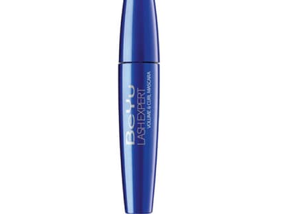 Alles was sich Wimpern wünschen können, bekommen Sie mit dieser neuen Mascara: Verlängerung und Schwung. "Lash Expert Volume & Curry Mascara" von Beyu, ca. 11 Euro, exklusiv bei Douglas