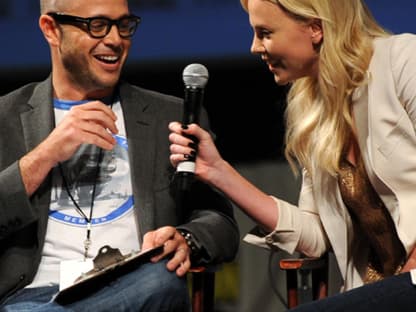 Gemeinsam mit Damon Lindelof scherzte sie vor den Journalisten