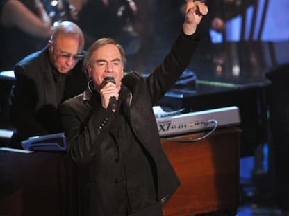 Neil Diamond wurde in die heiligen Hallen des Rock aufgenommen