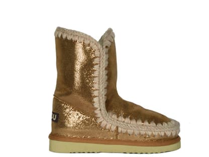 Oh wie schön! Die Metallic-Eskimo-Boots sind limitiert, da müsst ihr schnell sein! Am besten gleich über <a title="http://www.mou-online.com/women/eskimo-24-limited-edition.html" href="http://www.mou-online.com/women/eskimo-24-limited-edition.html">mou-online.com</a> für ca. 260 Euro bestellen