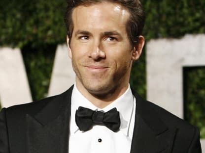 Babyface: Ryan Reynolds eroberte mit seinen dunkelbraunen Rehaugen das Herz von Schauspielerin Scarlett Johansson. Doch das Paar trennte sich - die Scheidung folgte. Ryan ist wieder auf dem Markt!