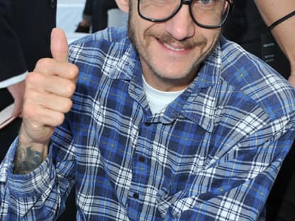 Daumen hoch! Star-Fotograf Terry Richardson zeigt sich von der Modewoche in Paris begeistert