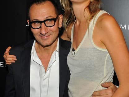 Designer und Muse: Karolina Kurkova post mit Gilles Mendel