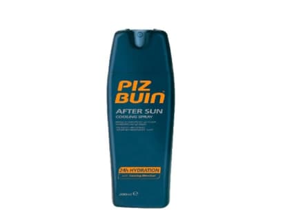 Für den Körper: After Sun Cooling Spray von Piz Buin, 200 ml ca. 18 Euro 