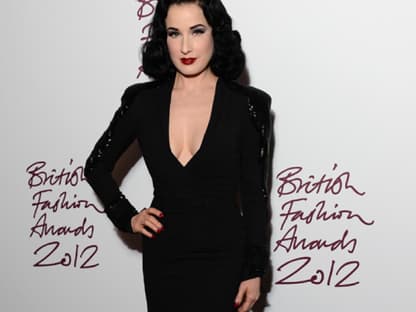 Dita Von Tesse mit sexy Dekolleté