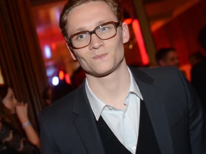 Am Mittwochabend, 21.3., feierte Schauspieler Matthias Schweighöfer die Premiere seines neuen Films "Russendisko" in Berlin. Und diese Promis waren dabei!