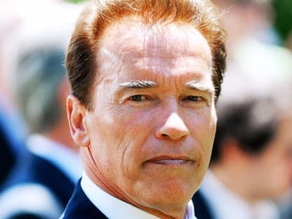 Arnold Schwarzenegger: "Wir betrauern den Verlust eines großen Entertainers und einer Pop-Ikone. Meine Gedanken und Gebete gehen an Michael Jacksons Familie, seine Freunde und seine Fans."