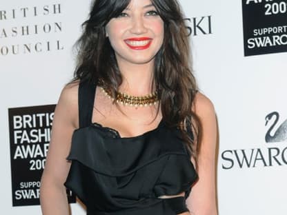  Daisy Lowe ist als britisches It-Girl bekannt geworden. Sie ist die Stieftochter von Gwen Stefani. Ihr Vater ist Musiker Gavin Rossdale