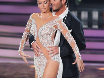 Mandy Capristo und Stefano Terrazzino tanzten eine Rumba zu dem Song "Mandy" von Barry Manilow