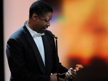 Hollywood-Star Denzel Washington nahm die Goldene Kamera als Bester Internationaler Schauspieler entgegen