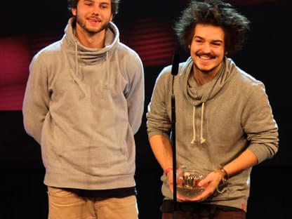 Die Newcomer von Milky Chance sorgten mit ihrer Single "Stolen Dance" nicht nur für den Ohrwurm des Jahres, sondern wurden auch mit der Krone für "Beste Single" ausgezeichnet und setzten sich so unter anderem gegen Sänger Cro und Sido durch 