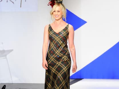 Sängerin Kellie Pickler überraschte mit diesem Outfit