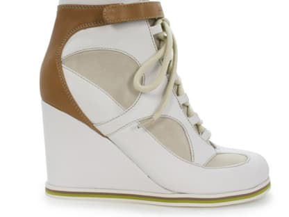 Eleganter Keilabsatz-Sneaker von Chloé über timandstella.com, ca. 320 Euro