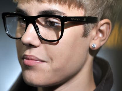 Justin Bieber mit seiner typischen Brille