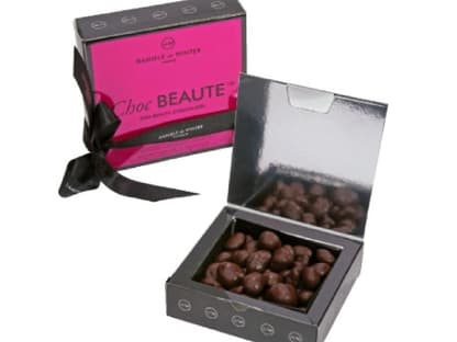 Beautybeeren "Choc Beauté - Skin Beauty Chocolates", fruchtige Cranberrys im Schokomantel von Daniele de Winter, 100 g ca. 15 Euro  