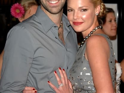 Schauspielerin Katherine Heigl wurde 2009 über Nacht Mutter. Sie und ihr Ehemann Josh adoptierten im Oktober die kleine Naleigh aus Korea und sind seitdem stolze Eltern