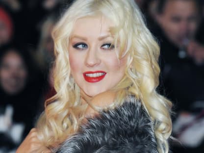 Christina Aguilera strahlt über das ganze Gesicht. Ob es an ihrem neuen Lover liegt? Angeblich soll die Schauspielerin den Set-Assistenten Matt Rutler daten