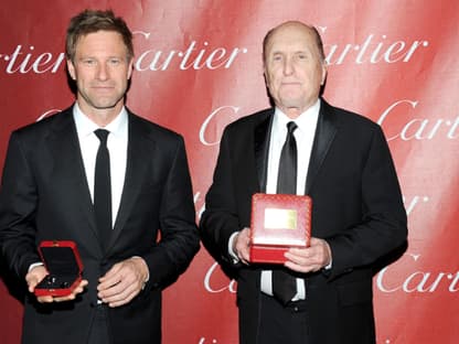 Hier posieren Aaron Eckhart und Robert Duvall noch gemeinsam ...