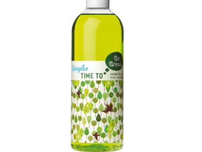 Das lindgrüne Showergel macht nicht nur sauber, sondern ist auch sehr dekorativ im Bad´  - und duftet himmlisch nach grünem Tee und Bambus. "Time to go green" von Douglas, 400 ml, ca. 4 Euro