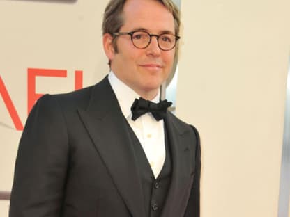 Matthew Broderick kam in einem klassischen Anzug mit Fliege zu der Preisverleihung