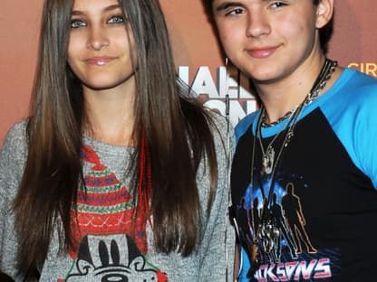 Bruder und Schwester oder nur Halbgeschwister? Paris und Prince Jackson 