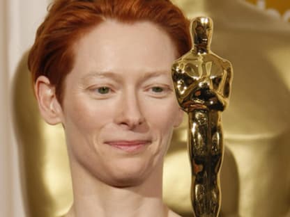 Tilda Swinton wird 2008 zur besten Nebendarstellerin gekürt ("Michael Clayton")